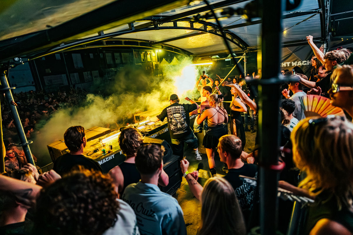 Loading... just a sec